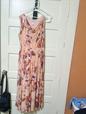 Focus Floral Maxi Dress in Pink & Orange Size Small